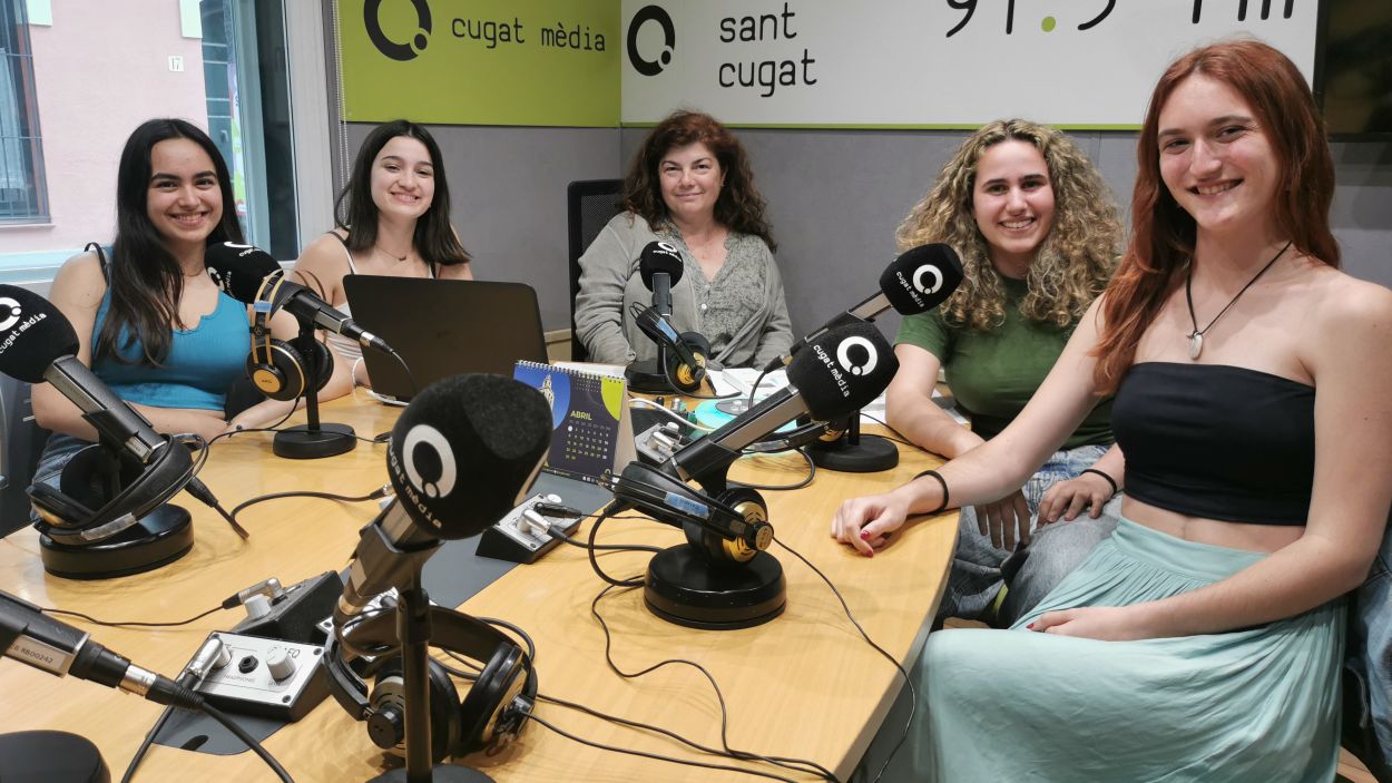 Set instituts catalans, entre ells l'Angeleta Ferrer, competeixen en dramatúrgia