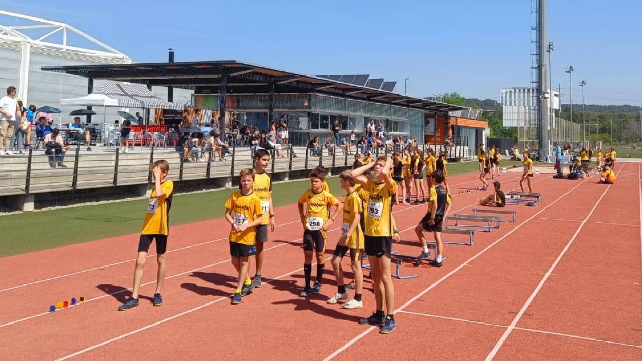 El Club Muntanyenc tanca la temporada amb un dia gran d'atletisme