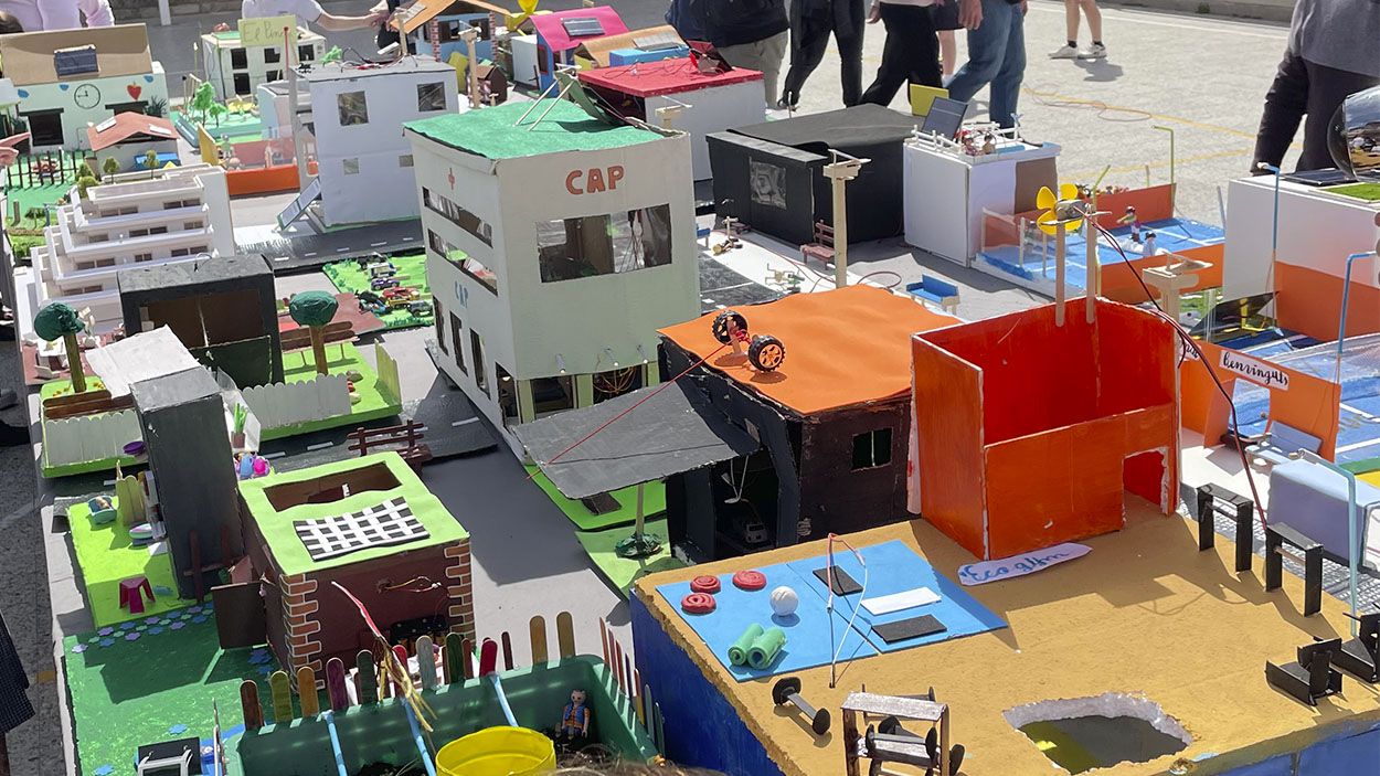 L'alumnat del col·legi El Pinar imagina un barri ecosostenible