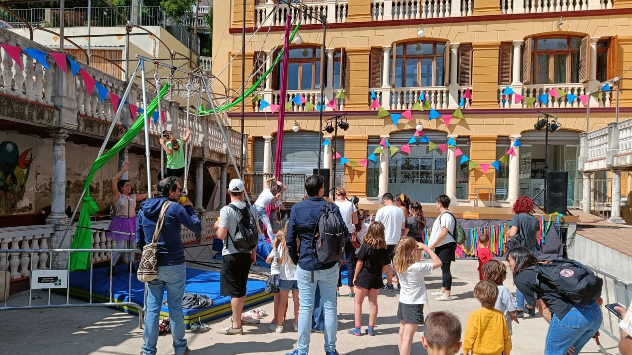 L'Aire Circ Viu debuta amb les millors acrobàcies a la Floresta