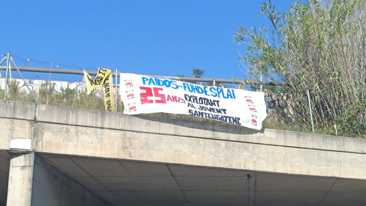 La CGT omple la ciutat de cartells contra l'empresa PAIDOS-Fundesplai