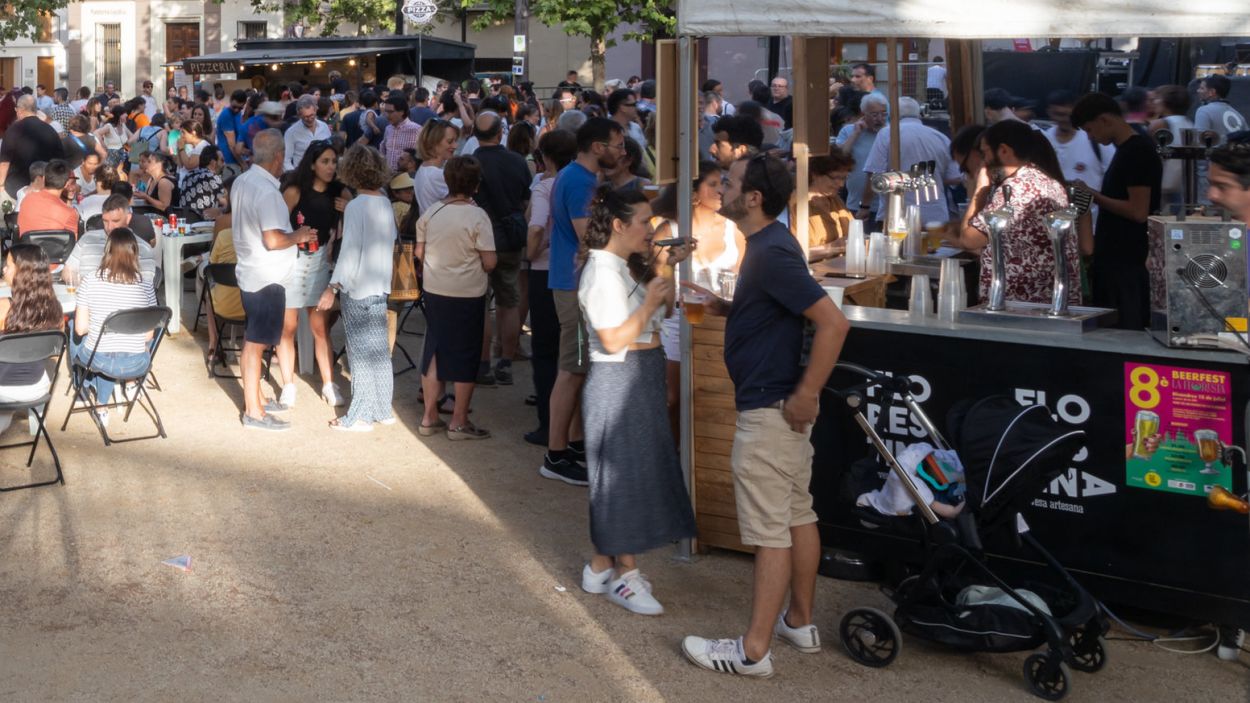Els bars i restaurants de Sant Cugat demanen prioritat per tenir lloc a les places per Festa Major