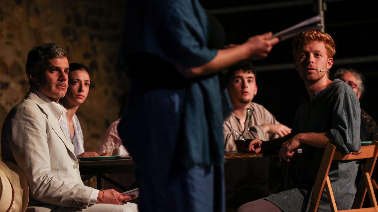 Les Lectures a la fresca i Dolors Vilarasau: 20 anys imbuint les nits d'estiu en cultura