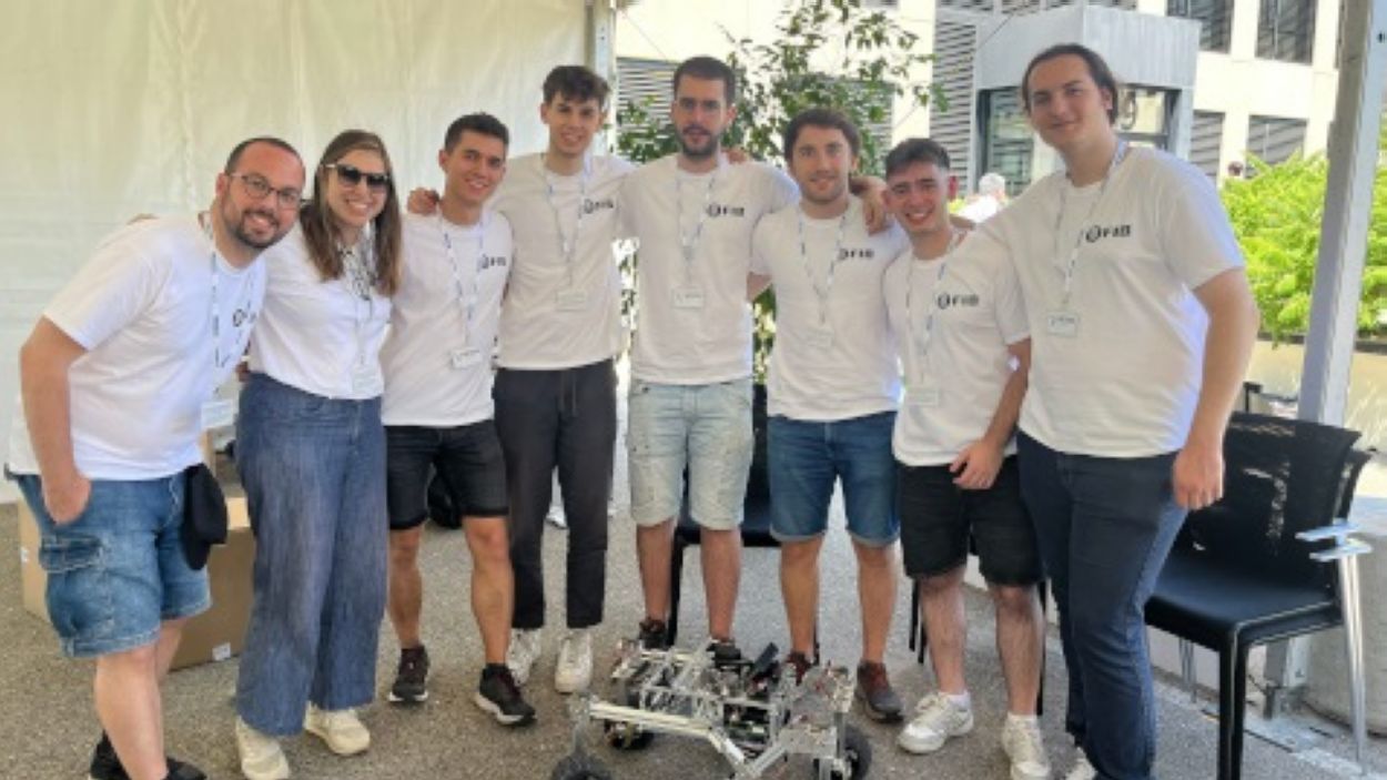 Un santcugatenc guanya el premi estatal de robòtica Sener's Bot Talent