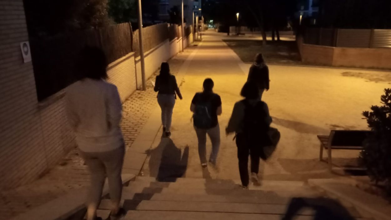 Marxes exploratòries de dones a Mira-sol per detectar punts crítics en il·luminació i seguretat