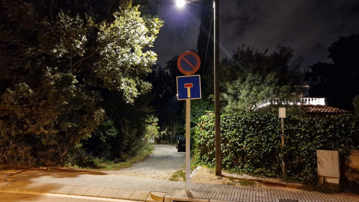 El carrer dels Urals de Mira-sol compta amb dos nous punts de llum