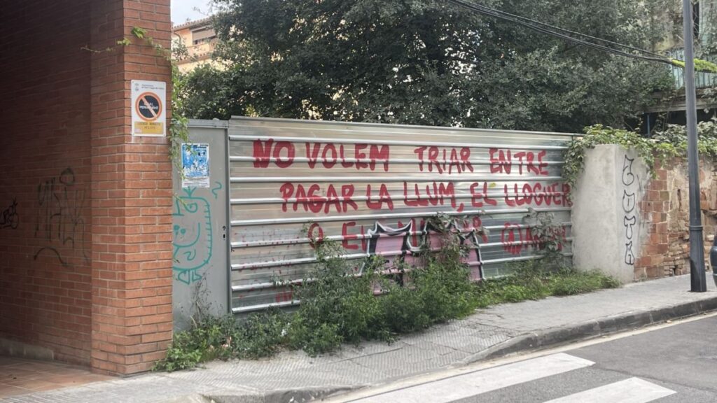 Alt: Les males herbes del carrer Monestir