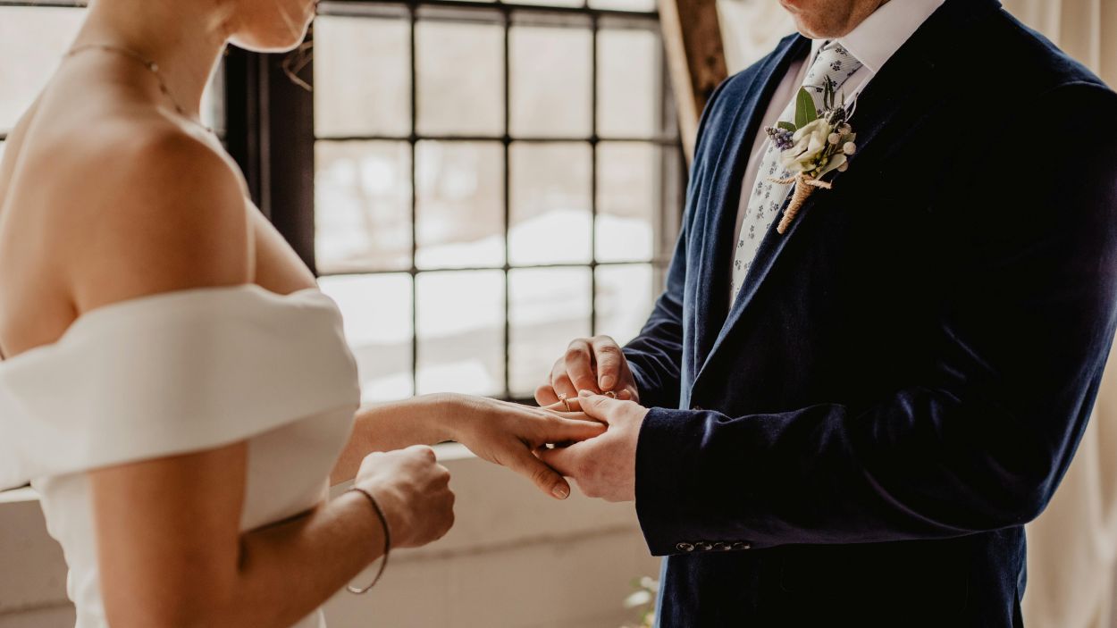 Més d'un any per casar-se: el Registre Civil alerta que es troba en situació de 