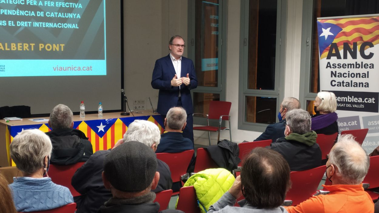 Albert Pont presenta 'Via Única', un pla estratègic per assolir la independència de Catalunya emparat en el Dret Internacional