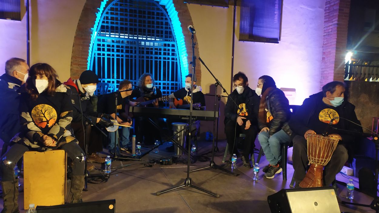 Árboles Amarillos, un grup de música inclusiu del Taller Jeroni de Moragas, celebra un concert al Celler Modernista