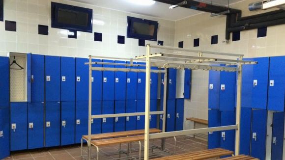 La Covid-19 obliga a tancar alguns vestidors d'equipaments esportius