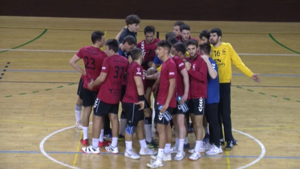 Alt: L'Handbol Sant Cugat supera amb comoditat el cuer, el Sant Vicenç