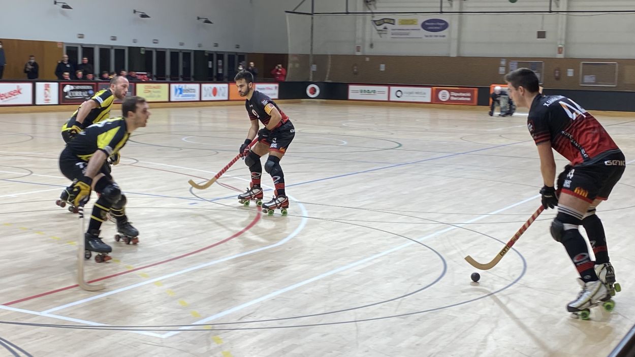 El Patí Hoquei Club Sant Cugat guanya a la pista del Maçanet i encadena tres triomfs consecutius