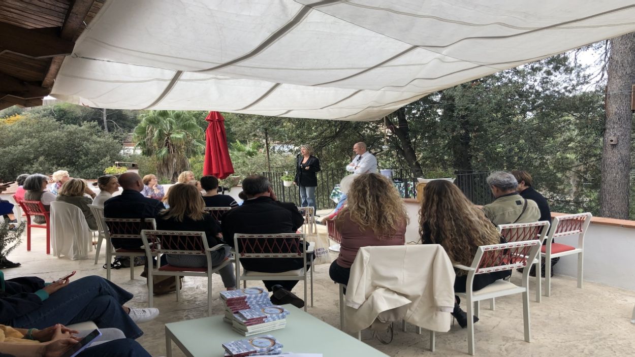 'Al otro lado de la Brújula', un llibre de descobriment personal i cultural