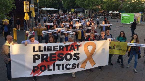 300 persones reclamen 'llibertat presos polítics' set mesos després de l'empresonament dels 'Jordis'