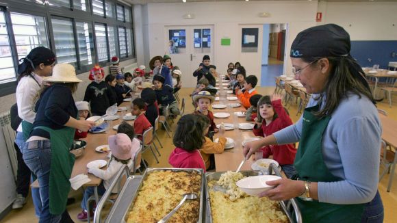 L'Ajuntament cedeix a la Generalitat els terrenys per a la 12a escola i li demana rapidesa en la construcció