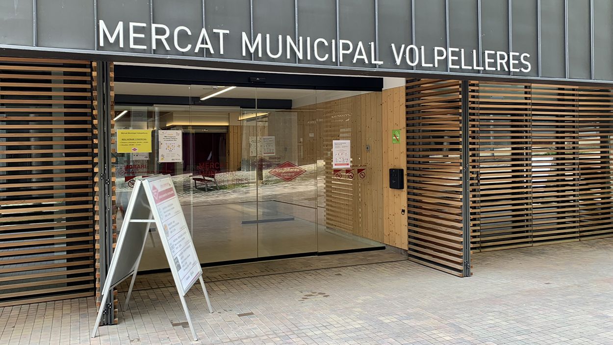 L'Ajuntament reforça el control d'aforament als mercats municipals
