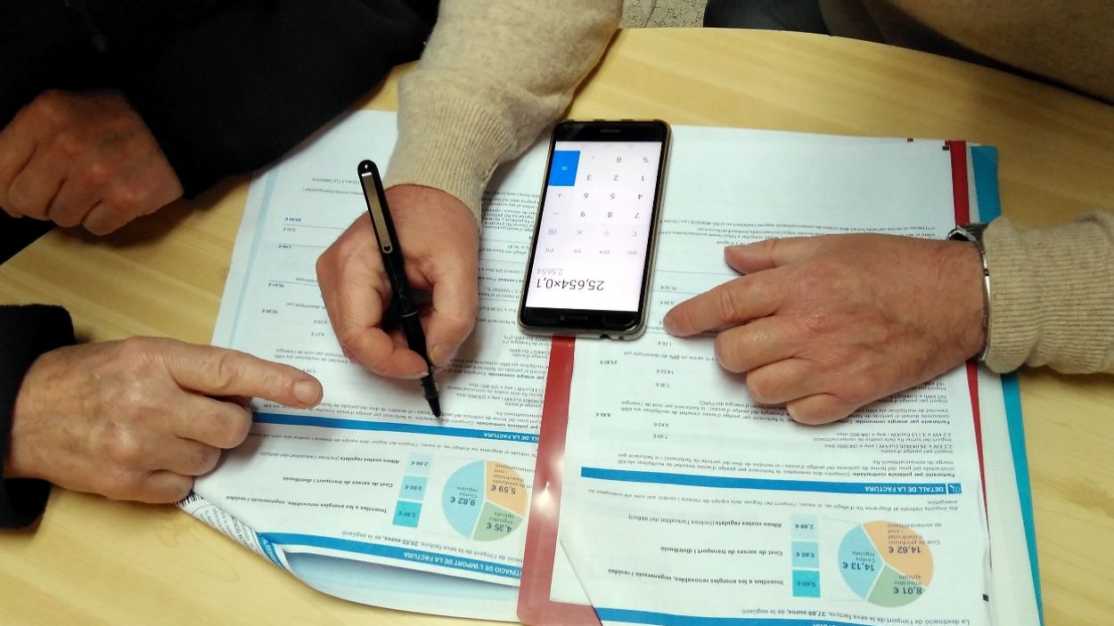 El Consell de Ministres aprova la rebaixa temporal de l'IVA de la llum del 21 al 10%