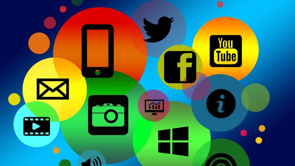 Alt: El 'Connectats a les xarxes' repassa els virals de la setmana