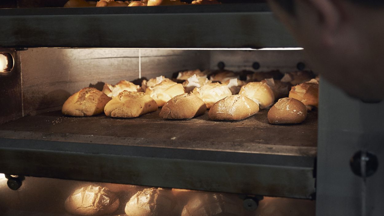 Tenir el forn de pa i la pastisseria a casa