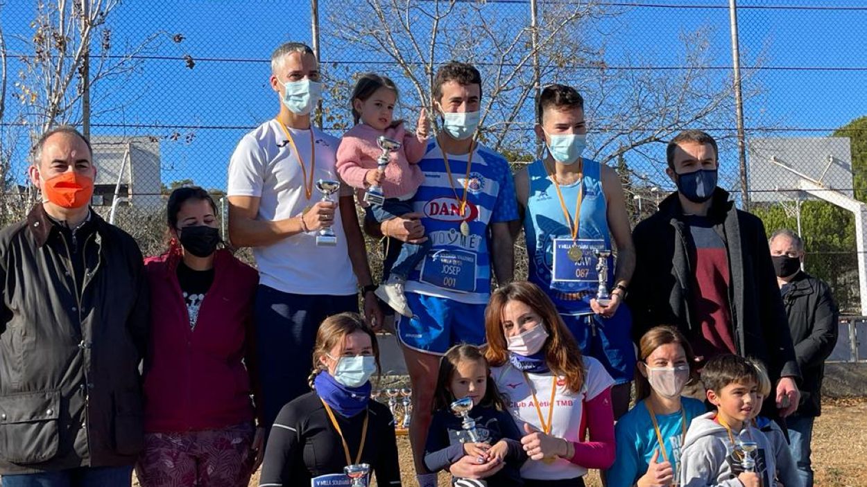 Pepe Díaz i Elisabet Martínez guanyen la Milla Solidària de Valldoreix