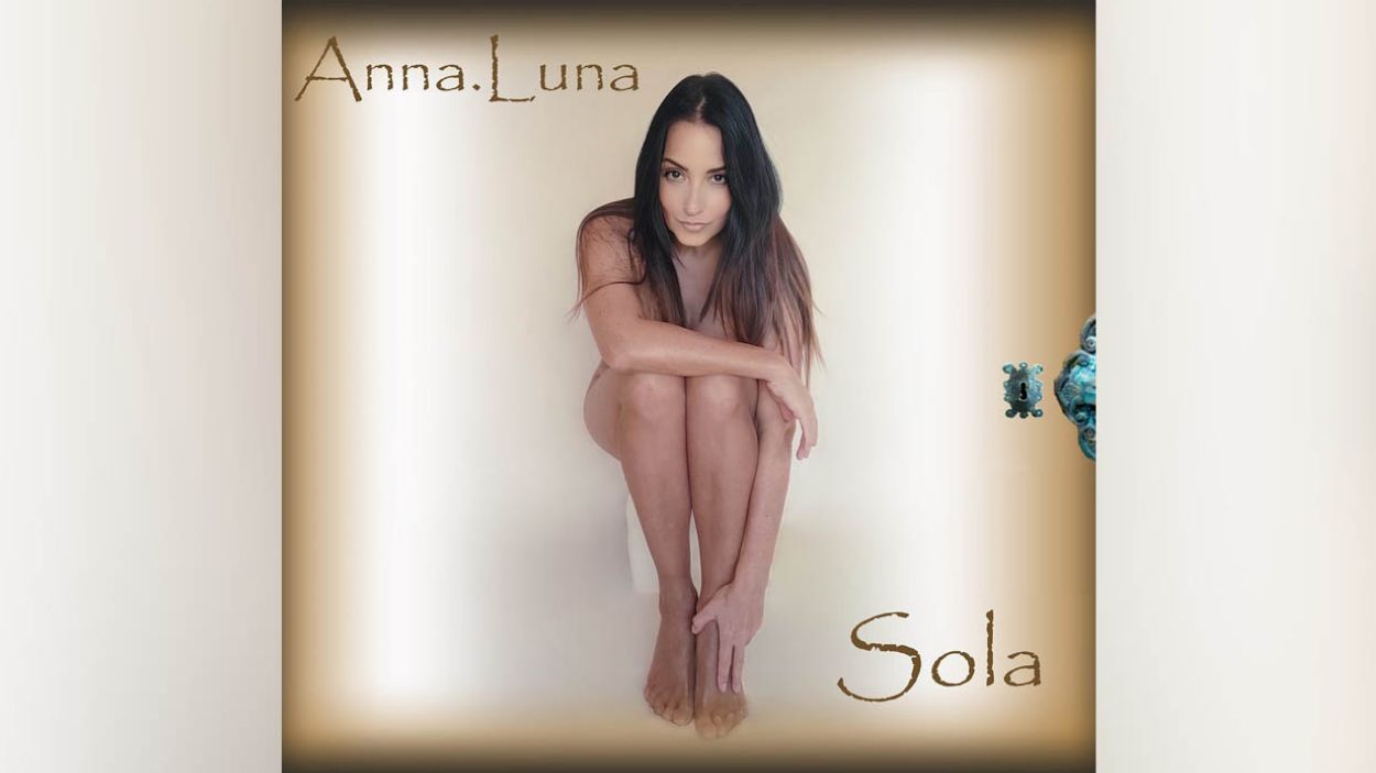 Anna Luna: 