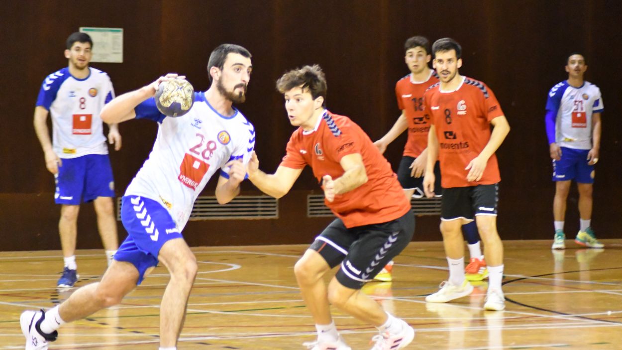 L'Handbol Sant Cugat passa per sobre del Sant Esteve Sesrovires i s'afiança a la zona alta de la classificació