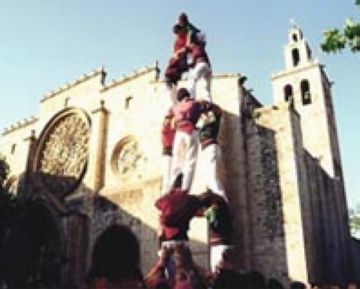 1996: Es constitueixen els Castellers de Sant Cugat