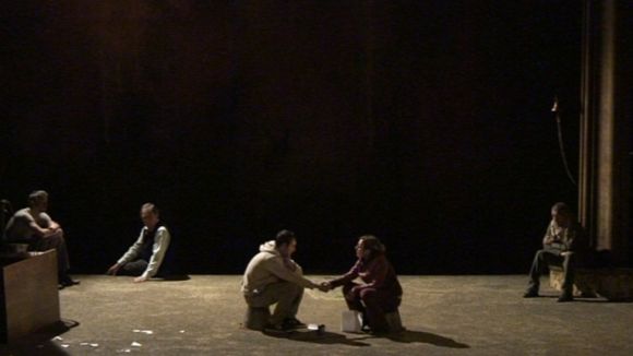 Alt: La tragèdia 'Incendis' crema els espectadors amb un relat demolidor