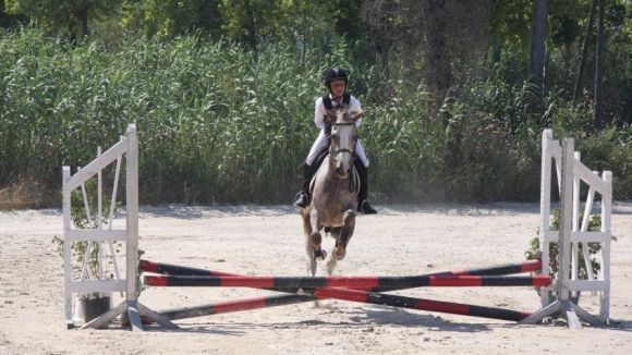 L'Hípica Can Caldes acull la signatura de llibres de l'escriptora Maydo Arderiu