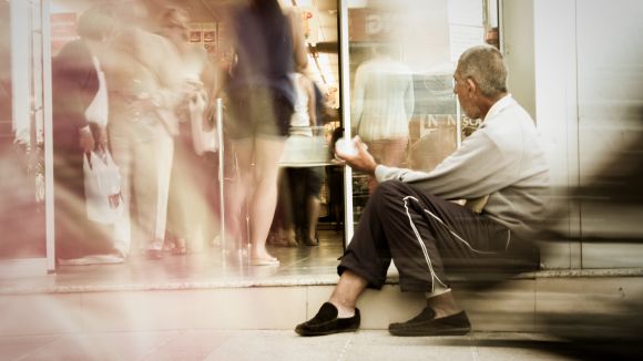 Sant Cugat es compromet a protegir les persones que recullen ferralla al carrer