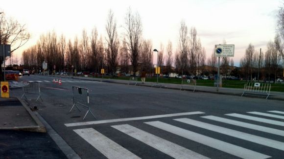 El carrer de Salvador Espriu comptarà amb una rotonda i més aparcament