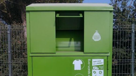 Els contenidors d'Humana de Sant Cugat són els que més roba recullen de Catalunya