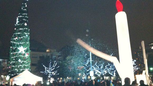 Alt: La llum de 175.000 bombetes il·lumina el Nadal de Sant Cugat