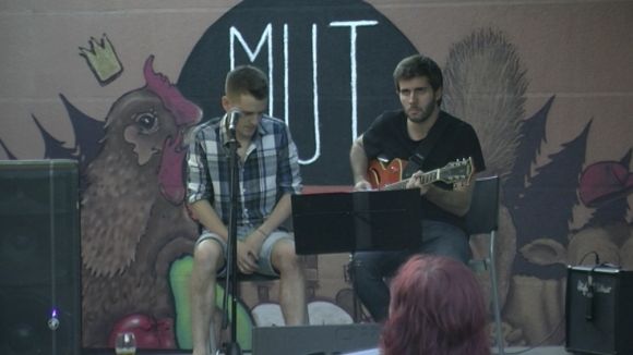 El MUT de Torreblanca estrena la terrassa al ritme de 'One out of two'