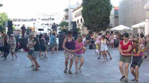 Vermut & Swing torna amb l'horari d'estiu a la plaça de Can Quitèria