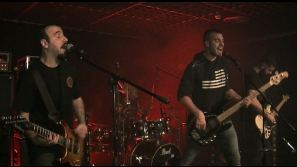 Esclat de metal hardcore al Casal de TorreBlanca amb El Apuntador