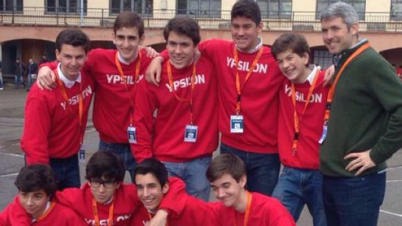 Un grup d'alumnes del Viaró participa avui a la final de la First Lego League
