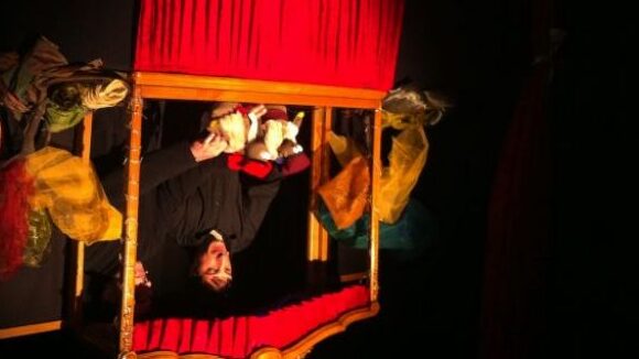 Can Ninot deixa el carrer de l'Hospital i es trasllada a un local del carrer de Sallés