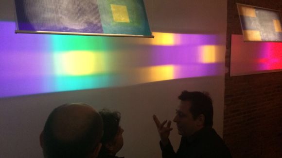 La galeria Dterra proposa una conversa de llums i colors a la primera mostra de l'any