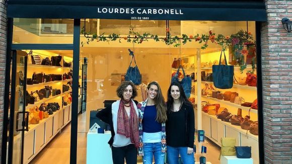 Obre a Sant Cugat la botiga de bosses Lourdes Carbonell