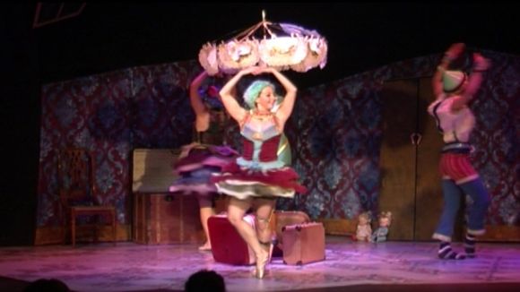 L'espectacle de dansa 'Zaquizamí' omple d'il·lusió el Teatre de Mira-sol