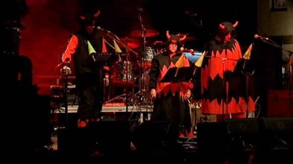 Els versots dels Diables carreguen contra l'Ajuntament i el model de ciutat