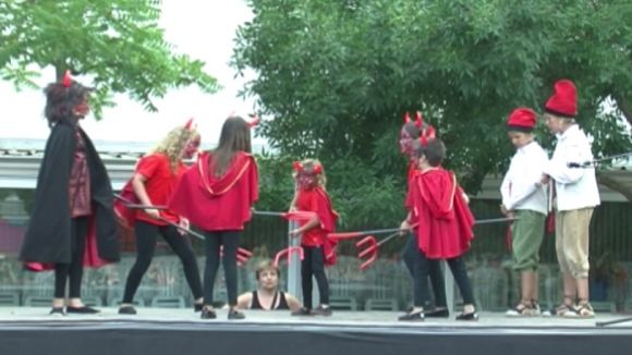 Els personatges d''Els Pastorets' arrenquen una Festa de Mira-sol a la qual tothom sucumbeix