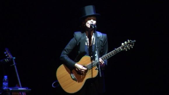Suzanne Vega repassa les seves velles i noves cançons per tancar la temporada del Teatre-Auditori