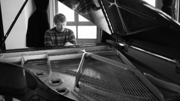 El nou videoclip d'Albert Oliveres ja es pot veure al programa 'Clips' de Cugat tv