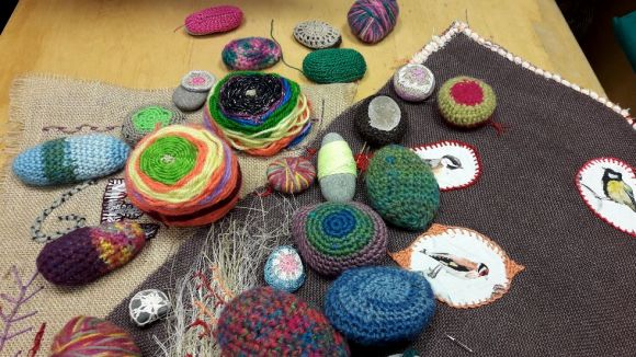 L'espai 'Pinzellades culturals' apropa les activitats de la iniciativa Teixim la Ciutat