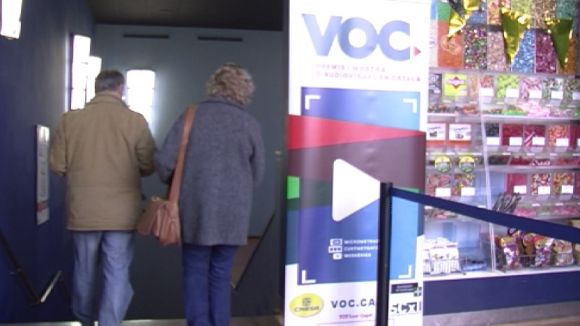 VOC i Òmnium fan possible la promoció del cinema en català amb una mostra a Cinesa