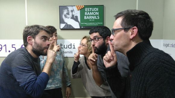 Tot allò que es pot fer en una biblioteca, a l'espai 'L'Anell al dit' del magazín