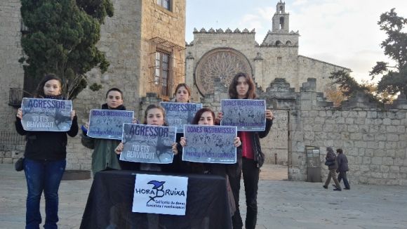 Hora Bruixa reprova la violència patriarcal a l'espai públic amb la campanya 'Agressor, no ets benvingut'